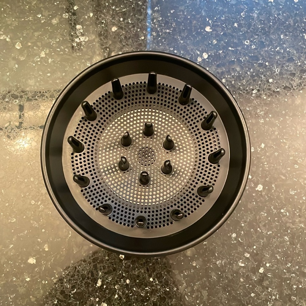 Dyson diffuser attachment